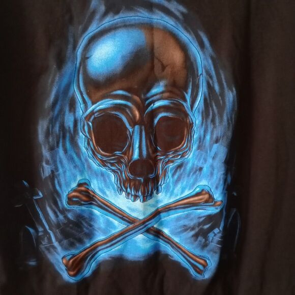 90s Skull And‎ Crossbones Blue Flame Graphic TShirt Size Large Barely Worn EUC - Picture 1 of 4